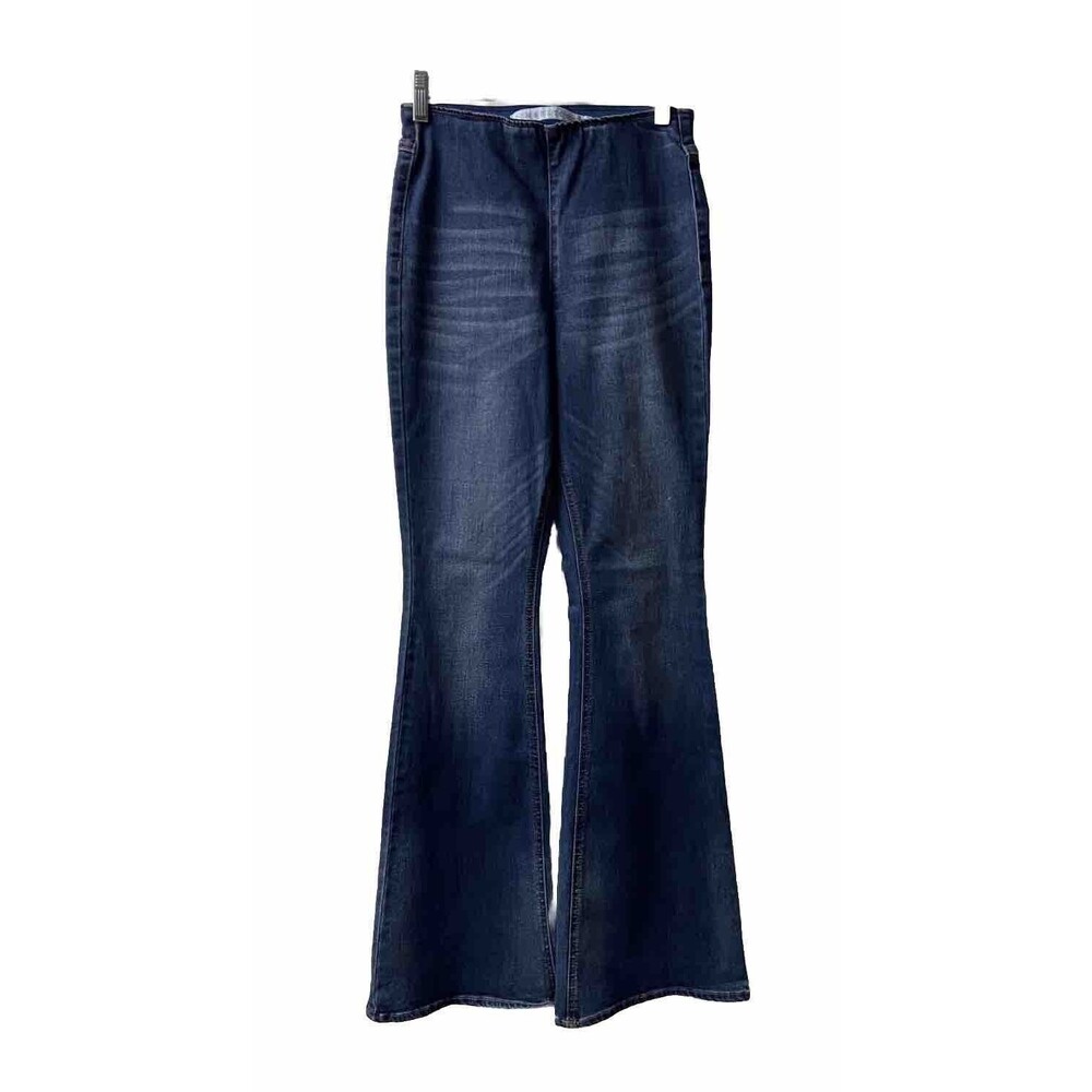 Tinseltown Jeans Junior 5 Blue Denim Pull On Flare Jeans Med Wash Whiskered